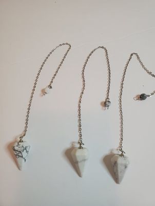 howlite pendulum